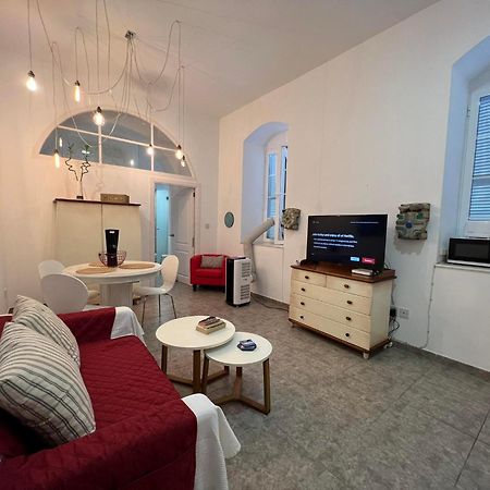Budget-Friendly 1Br In The City Center 지브롤터 외부 사진