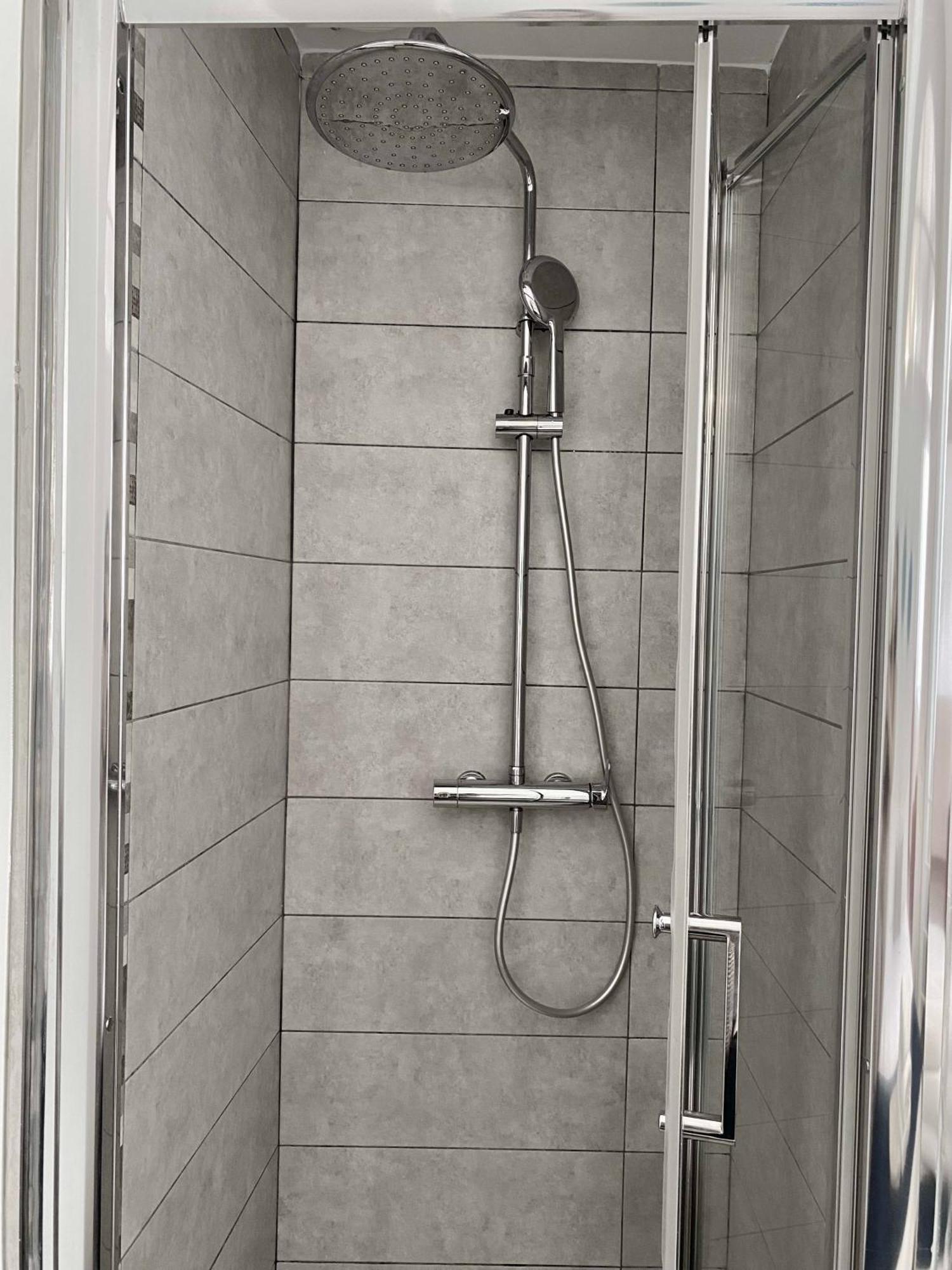 Budget-Friendly 1Br In The City Center 지브롤터 외부 사진