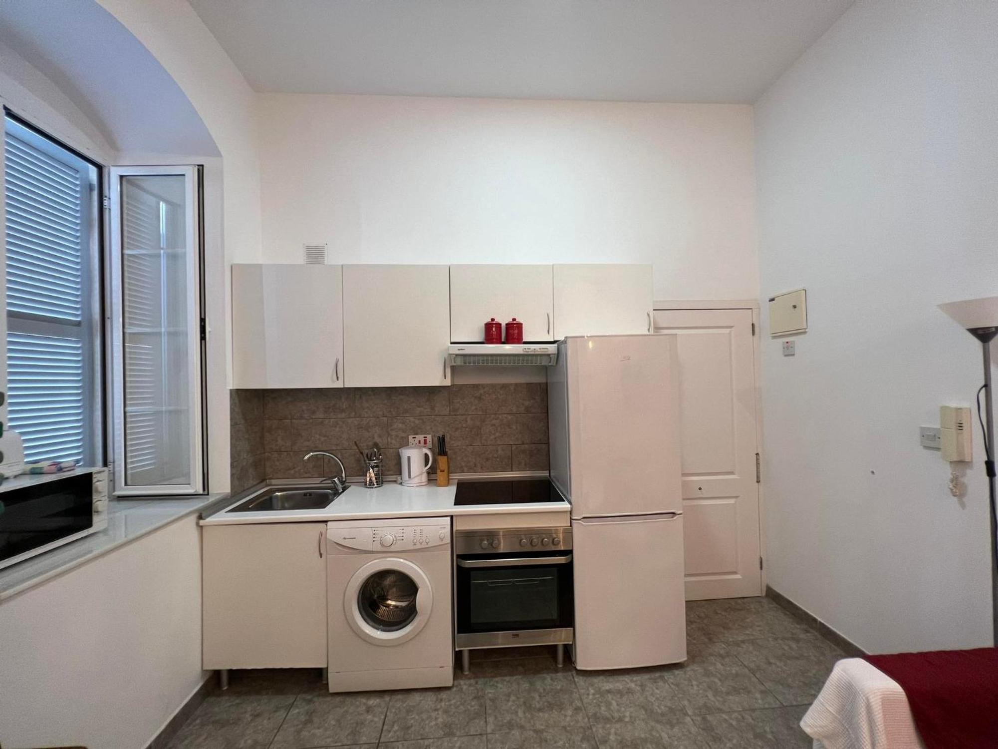 Budget-Friendly 1Br In The City Center 지브롤터 외부 사진